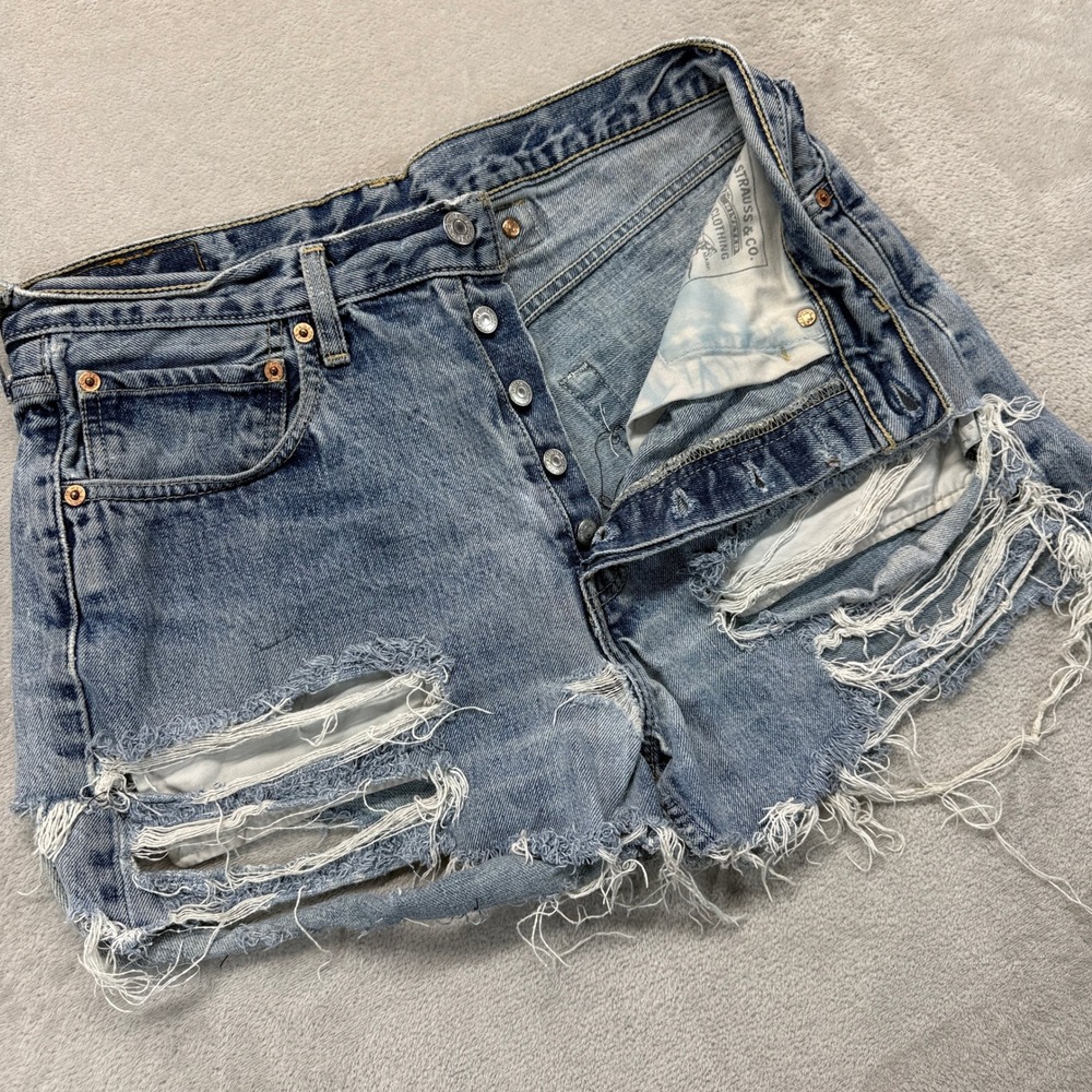 Levi's Shorts Women's 29 Denim Blue Distressed Cinch Back Button Fly Cut‎ Off